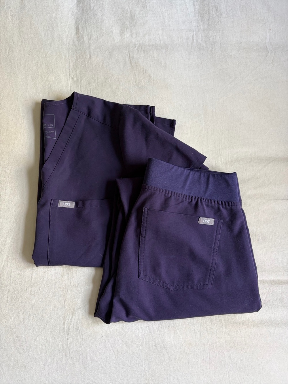 FIGS Women’s Purple Scrub Set